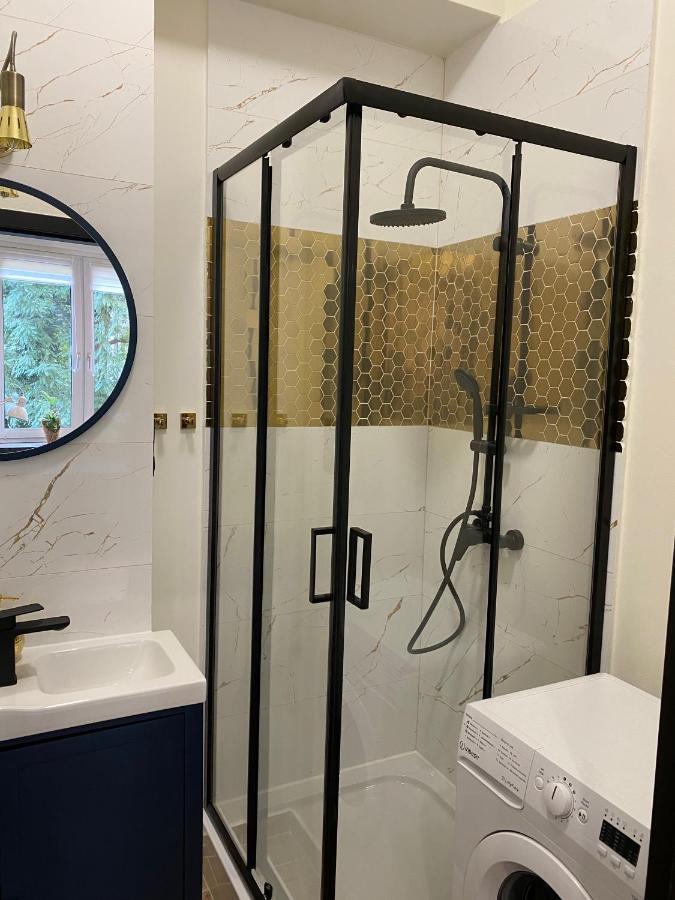 Przytulny I Nowoczesny Apartament Malgosi, 10 Min Pieszo Od Dworca I Galerii Katowice Luaran gambar
