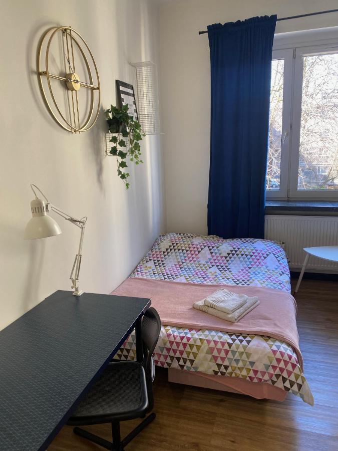 Przytulny I Nowoczesny Apartament Malgosi, 10 Min Pieszo Od Dworca I Galerii Katowice Luaran gambar