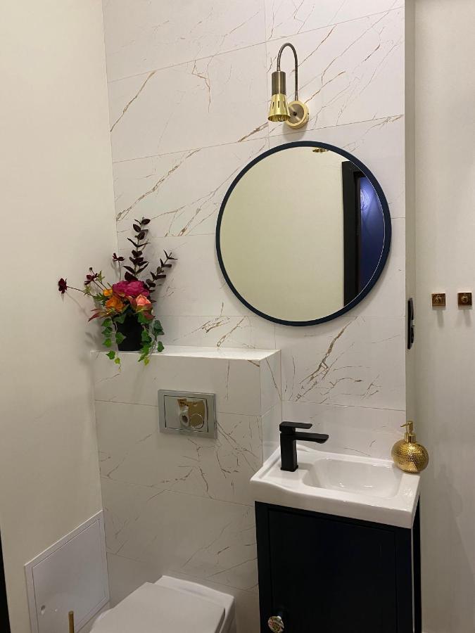 Przytulny I Nowoczesny Apartament Malgosi, 10 Min Pieszo Od Dworca I Galerii Katowice Luaran gambar